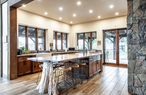 Hamilton Cabin | The Elmwood Wellness Estate