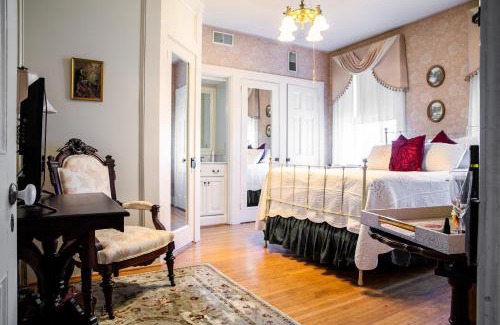 Emigsville Bed & Breakfast | The Emig Mansion