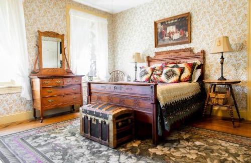 Emigsville Bed & Breakfast | The Emig Mansion