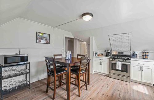 Saratoga Springs Apartment | The Equestrian by Saratoga Stays - Private Balcony