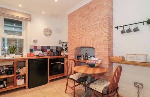 Malvern Cottage | THE ESCAPE, romantic, with a garden in Great Malvern