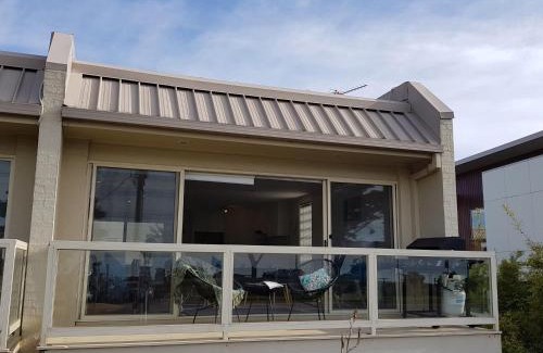 Indented Head House | The Esplanade Holiday Home