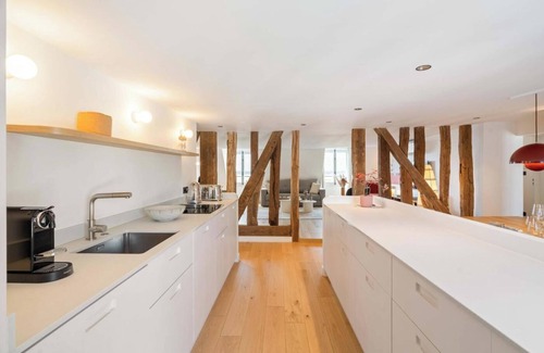 Quartier de la Monnaie Apartment | THE ESSENCE OF PARISIAN SOPHISTICATION IN THE LUXURIOUS 140SQM AT SAINT GERMAIN