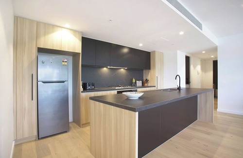 Port Melbourne Apartment | The Evelyn Port Melbourne by Ready Set Stay - WIFI, linen, towels, brand new