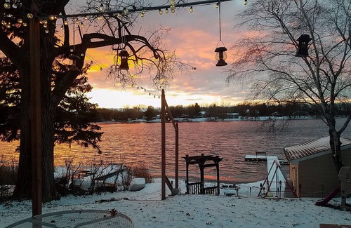 Ham Lake Cabin | The Family Beach House - Lakefront on S.Coon Lake