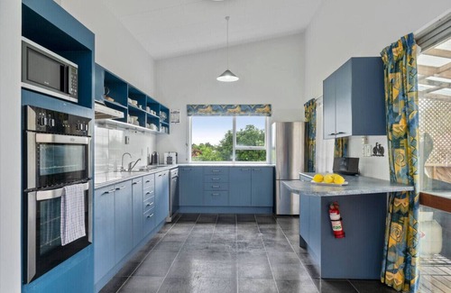 Two Mile Bay House | The Family Hub with wifi and pets