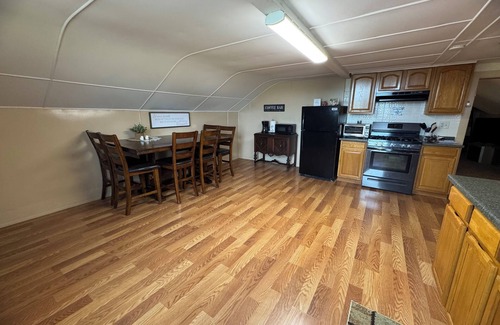 Lancaster Apartment | “The Farm” 2-bedroom apartment in Lancaster with AC