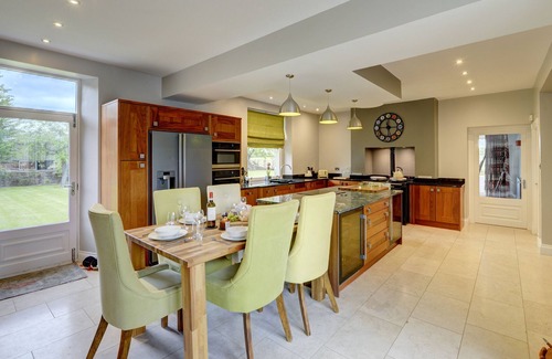 Richmond House | THE FARM HOUSE, pet friendly, luxury holiday cottage in Barton