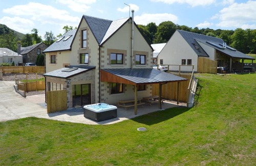 Linlithgow Apartment | The Farmhouse at Williamscraig Holiday Cottages