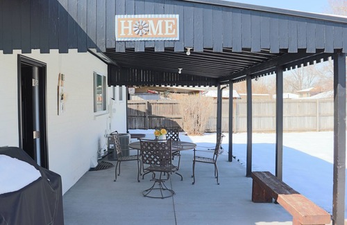 Montbello House | The Farmhouse | Centrally Located | Clean |