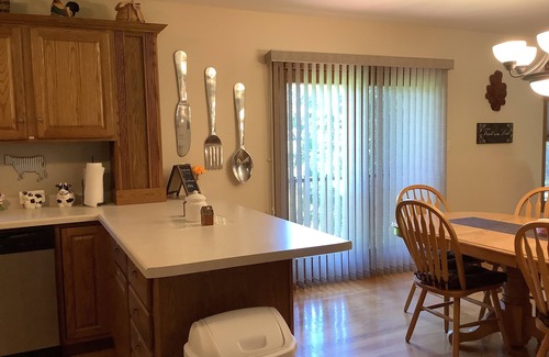 West Union House | The Farmhouse- country charm, room for family visiting, relaxing, or gathering