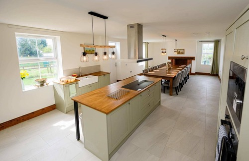 Rugeley House | The Farmhouse: Hot Tub & Sauna Near Cannock Chase