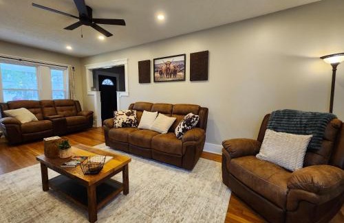 Elyria House | The Farmhouse in Elyria, OH