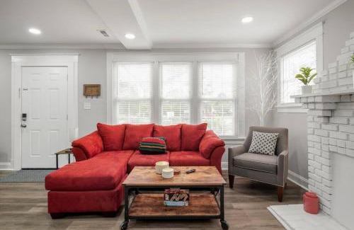 South Richmond House | The Farmhouse Spacious, Moo-tiful Haven by RVA!