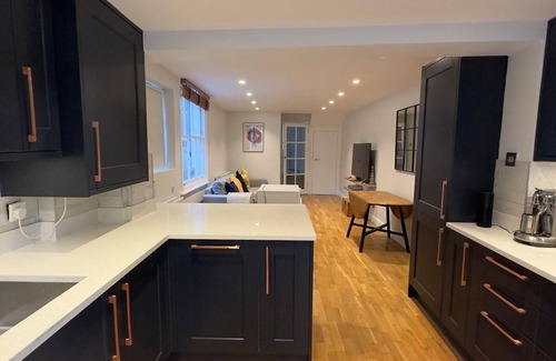 Ferndale Apartment | The finest flat in Clapham - being fully furnished