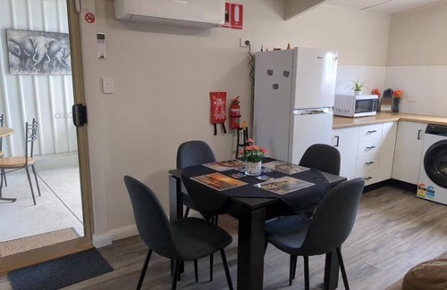 North Moonta House | The Flat on Muddy- Welcome to your stylish home away from home!