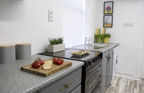 Flint Apartment | The Flintshire - North Wales - Sleeps Up To 9