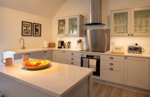 Spelsbury Cottage | The Fold - sleeps 4 guests in 2 bedrooms