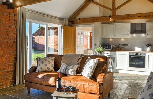 Kilnwick Cottage | The Foldyard - UK46004