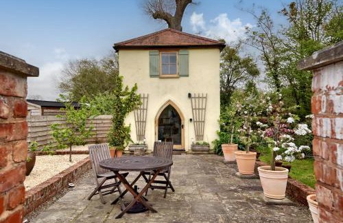 Hereford House | The Folly