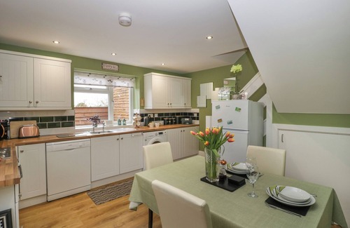 Cinderford Cottage | THE FOREST COACH HOUSE, pet friendly, with a garden in Forest Of Dean