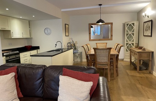 Fort Augustus Apartment | The Fort Archway - ground floor apartment at The Highland Club, Loch Ness