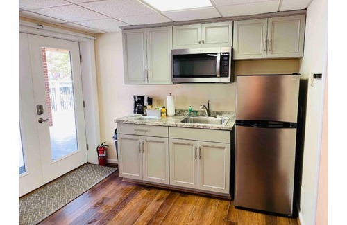 Ruckersville House | The Franklin Estate - Suite D-Private Apt-King Bed