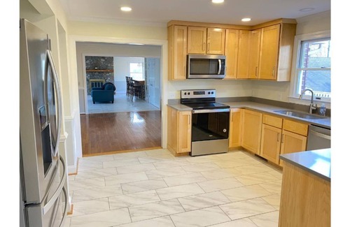 Ruckersville House | The Franklin Estate - Suite B-Private Apt-King Bed