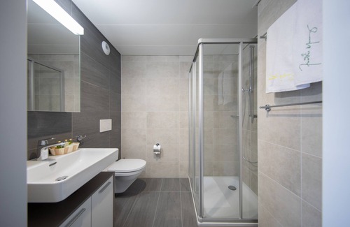 Montreux City Centre Hotel | The Freddie Mercury Hotel