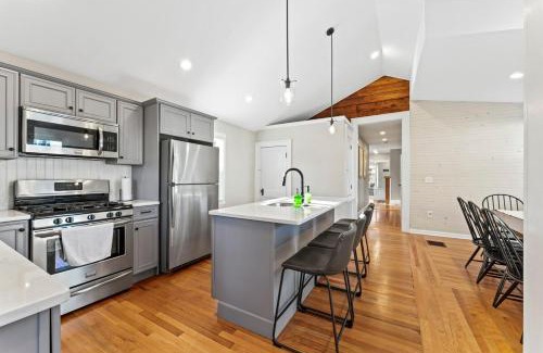 Saratoga Springs Apartment | The Front Porch by Saratoga Stays