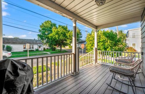 Saratoga Springs Apartment | The Front Porch by Saratoga Stays