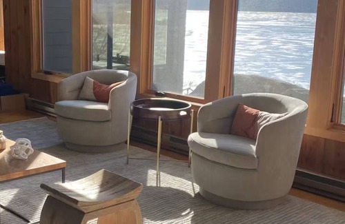 New Milford House | The Full Candlewood Lake Experience