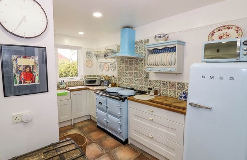 Rugby Cottage | THE GABLES, pet friendly, character holiday cottage in Rugby