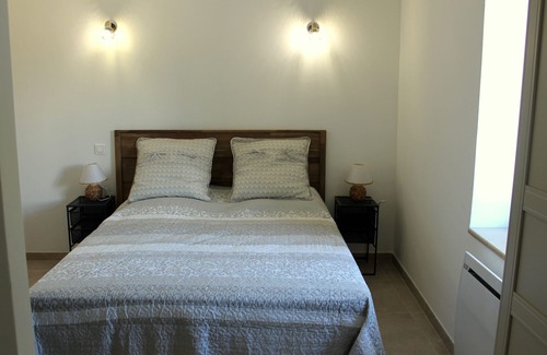 Menerbes Cottage | THE GALINE