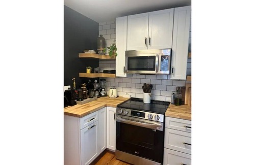 Southern Pines Cottage | The Gallery - 2 bd Boutique Southern Pines Cottage