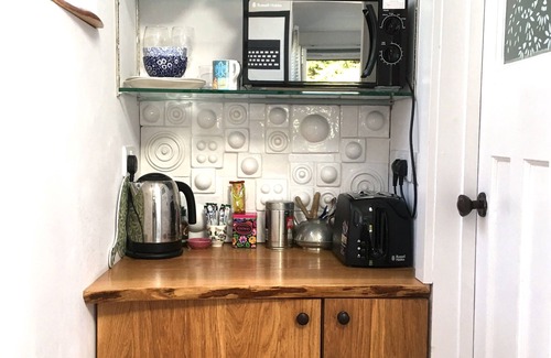 Brighton House | THE GALLERY ROOM, The Ceramic House