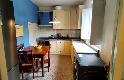 Castelfiorentino House | The garden house is located within the grounds of the historic Villa Meleto
