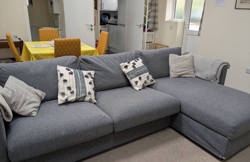 Whitstable Cottage | THE GARDEN HOUSE COTTAGE, pet friendly, with a garden in Whitstable