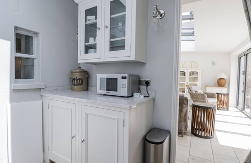 Winchcombe Cottage | THE GARDEN RETREAT, character holiday cottage in Winchcombe