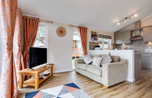 Wiseman's Bridge House | The Garnwen Lodge - Two Bedroom House, Sleeps 4