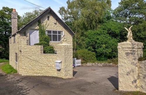 Llanarmon-yn-Ial House | The Gate House