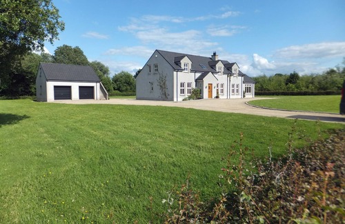 Enniskillen Villa | The Gatehouse at Mullans Bay