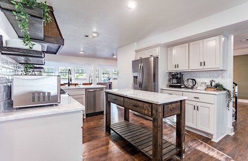 Lacy-Lakeview House | The Gathering Place