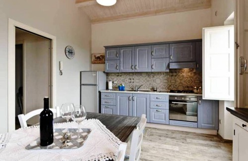 Viagrande House | THE GELSO DIETROSERRA - relaxation -CIR 19087053C206068 - CIN IT087053C2859U5WN9