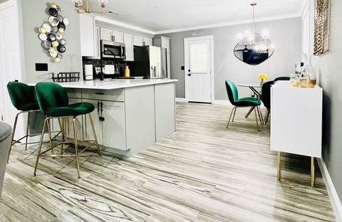 Ladson Apartment | The Gemstone Newly Renovated, Stylish, Spacious 2 Bedroom, 3 Beds,1 Bathroom