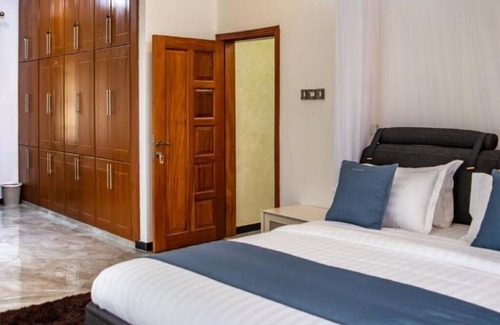 Kabale Bed & Breakfast | The Georges' Residence : Superior King Roomn