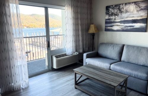 Lake George Hotel | The Georgian Lakeside Resort