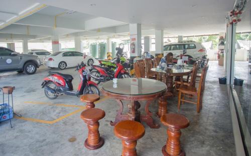 Trang Hotel | The Glasshouse place