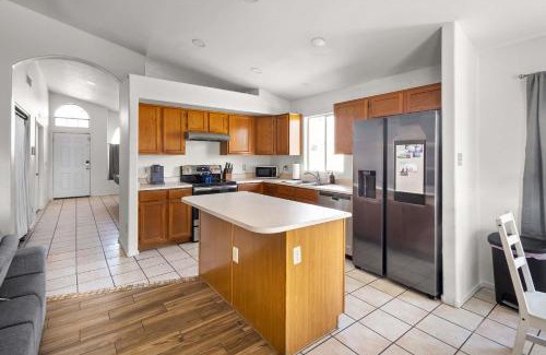 La Buena Vida House | The Glendale Pool House Oasis with Jacuzzi Golf Billiards