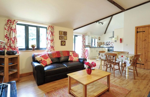 Harleston Cottage | THE GOLDEN CROSS, pet friendly, with a garden in Harleston